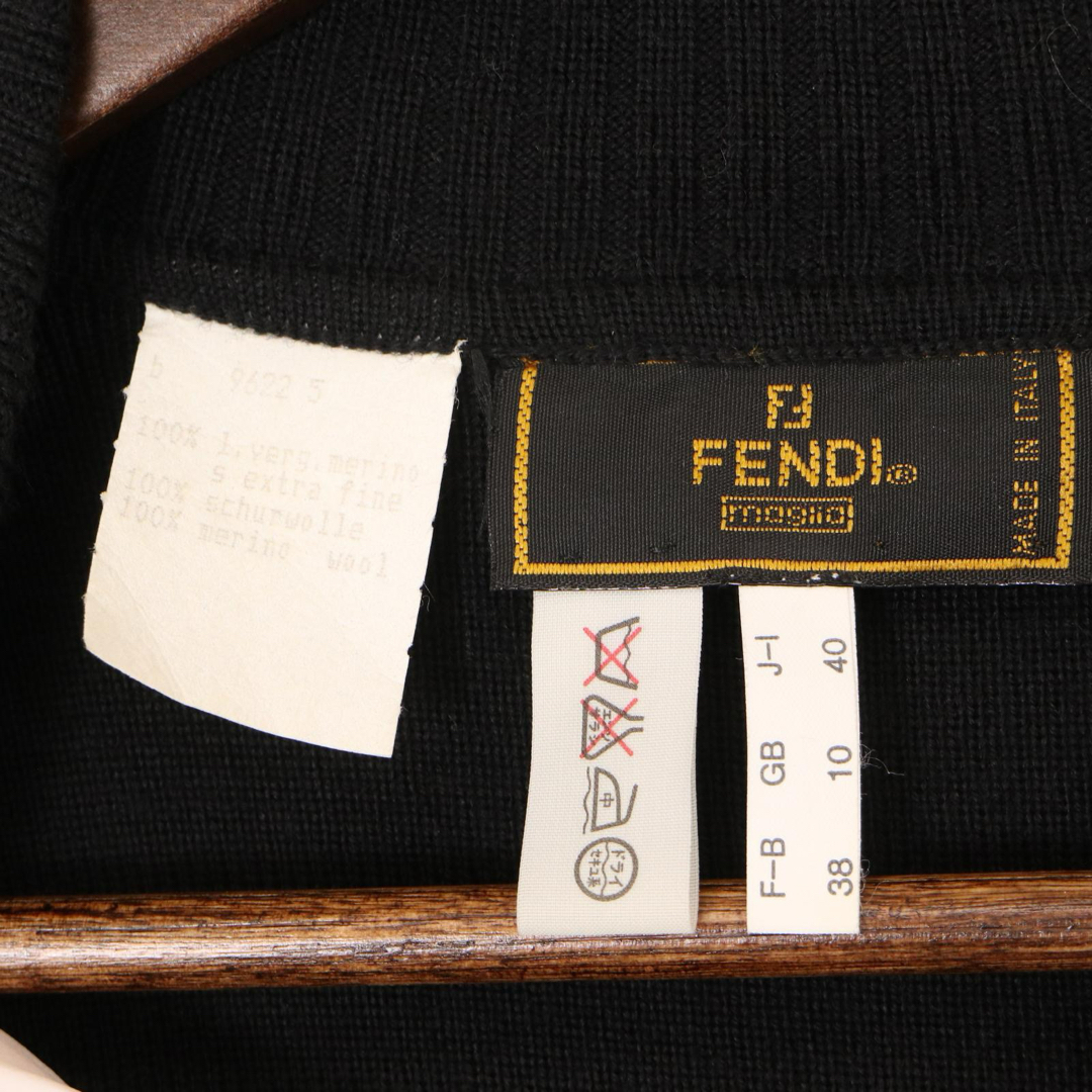 FENDI(フェンディ)のフェンディ ニットワンピース ギャザー ロゴボタン ブラック 黒 40 約M相当 レディースのワンピース(ロングワンピース/マキシワンピース)の商品写真