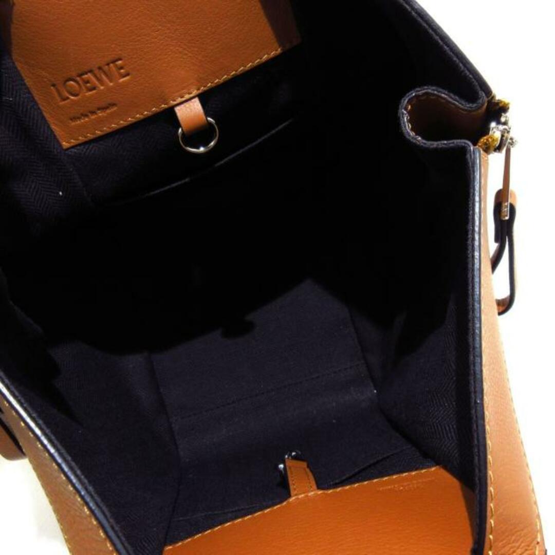 LOEWE(ロエベ)のLOEWE(ロエベ) ハンドバッグ ハンモックコンパクト A538H13X10 タン レザー レディースのバッグ(ハンドバッグ)の商品写真