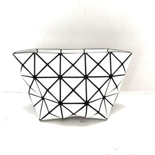 バオバオイッセイミヤケ(BaoBaoIsseyMiyake)のBAOBAO ISSEYMIYAKE(バオバオイッセイミヤケ) ポーチ美品  - BB31-AG045 白×黒 PVC(塩化ビニール)×ポリエステル×ナイロン(ポーチ)