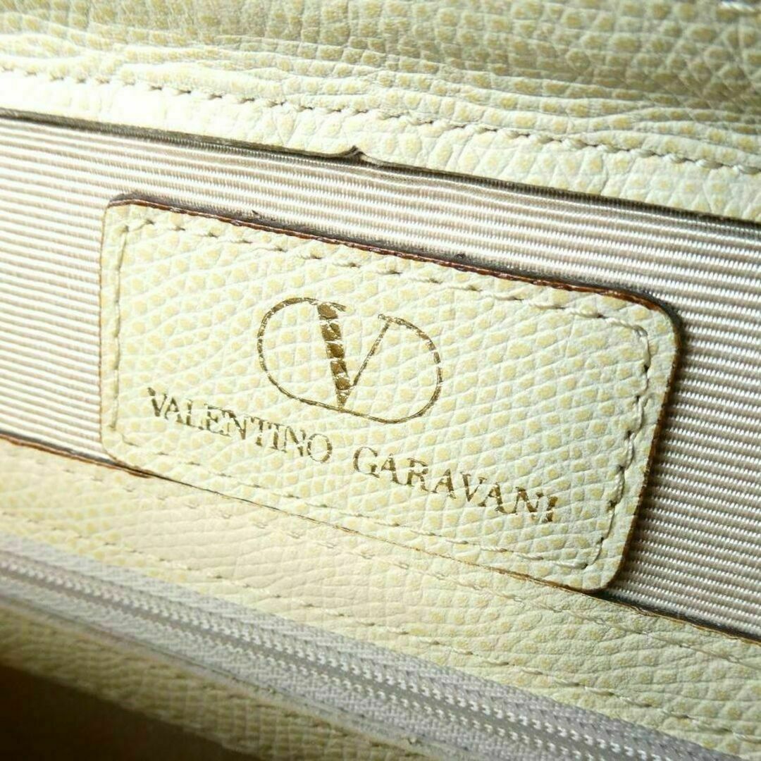 valentino garavani(ヴァレンティノガラヴァーニ)の良品 綺麗 ヴァレンティノガラヴァーニ レザー 持ち手ロゴ ハンドバッグ レディースのバッグ(ハンドバッグ)の商品写真