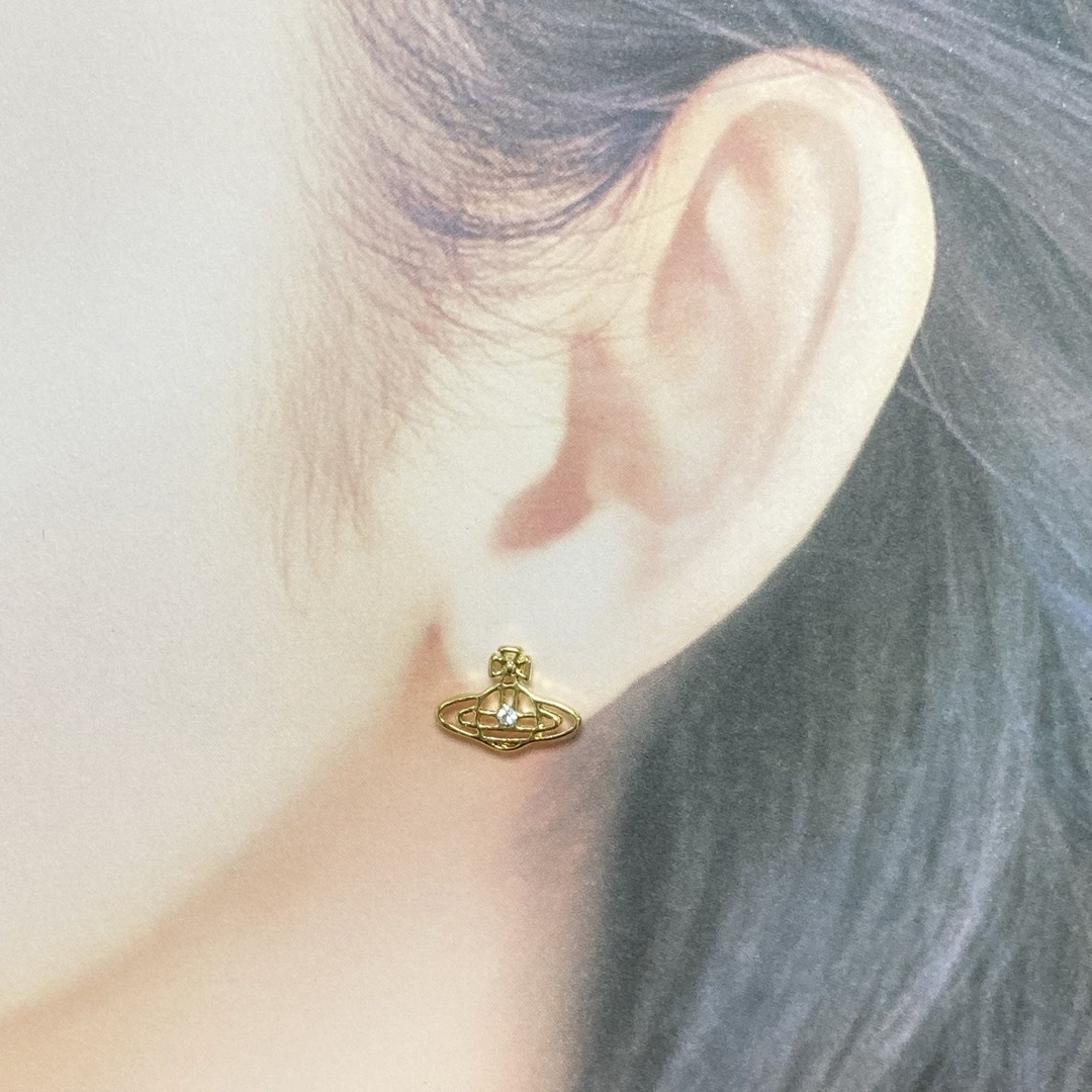 Vivienne Westwood(ヴィヴィアンウエストウッド)のヴィヴィアン　ピアス　ゴールド レディースのアクセサリー(ピアス)の商品写真