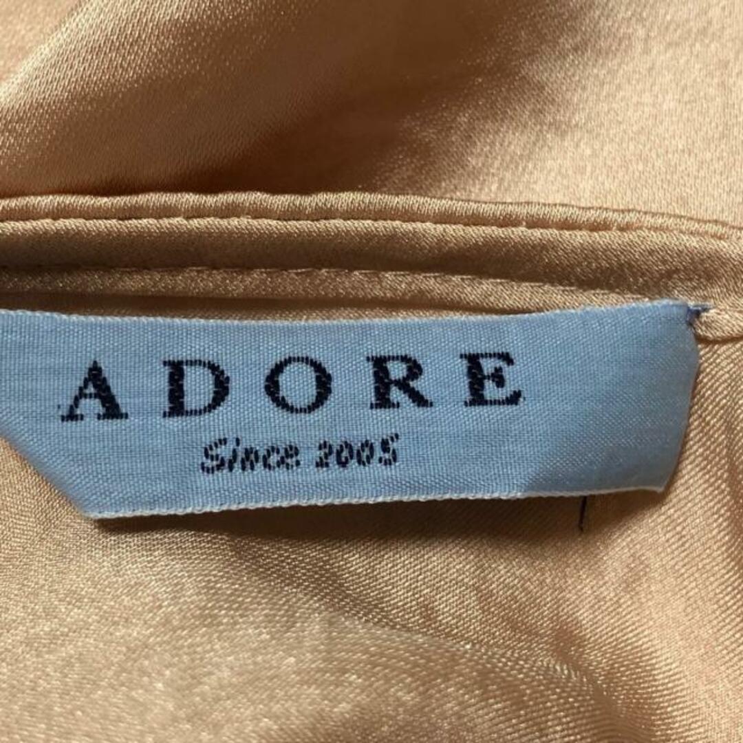 ADORE(アドーア)のADORE(アドーア) ノースリーブカットソー サイズ38 M レディース - ピンクベージュ×シルバー クルーネック レディースのトップス(カットソー(半袖/袖なし))の商品写真