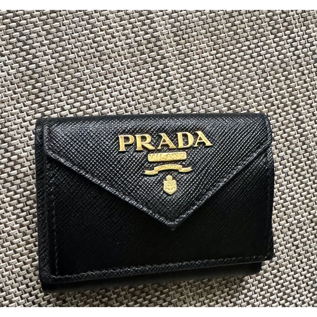 PRADA(プラダ)のPrada プラダ 折りたたみ財布 レディースのファッション小物(財布)の商品写真