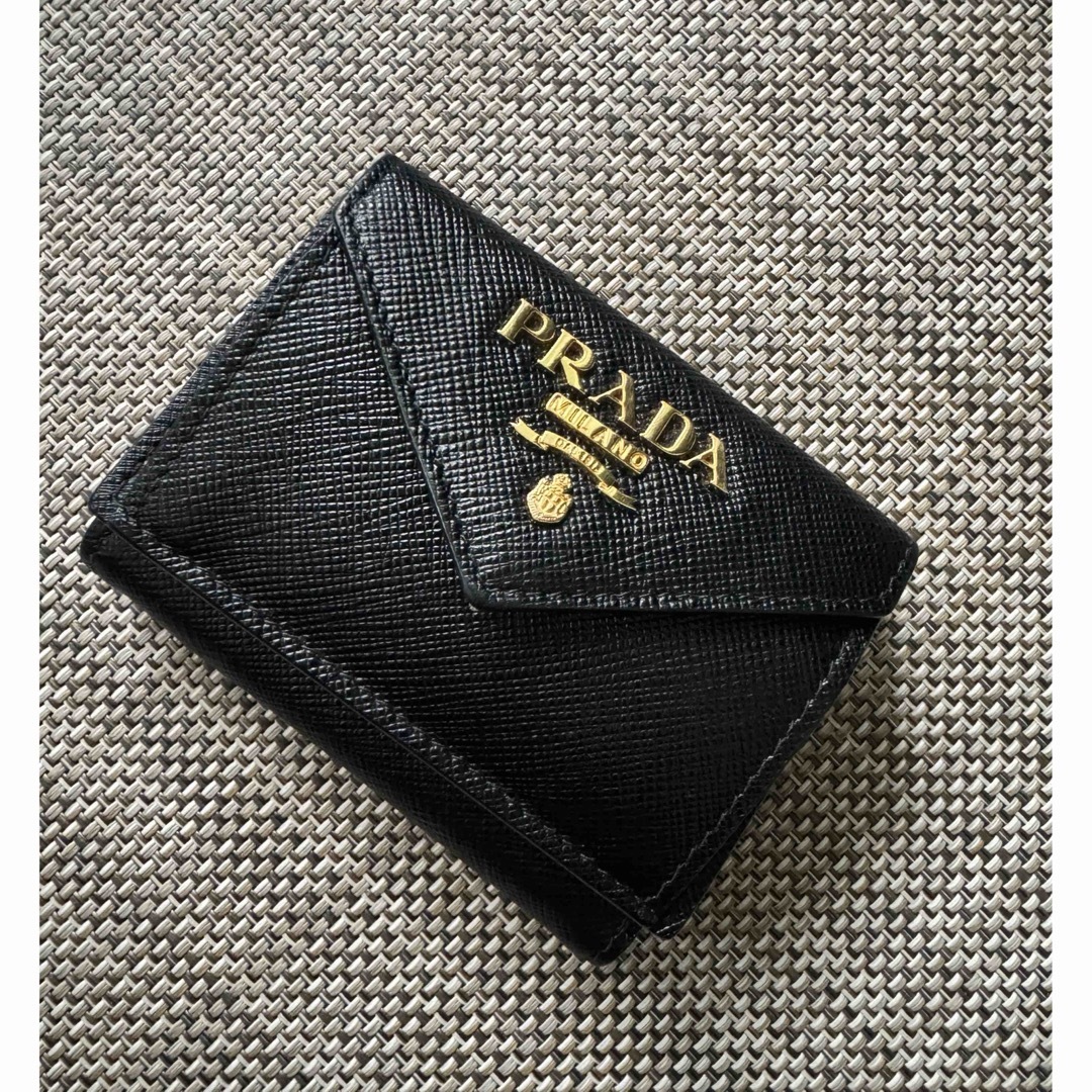 PRADA(プラダ)のPrada プラダ 折りたたみ財布 レディースのファッション小物(財布)の商品写真