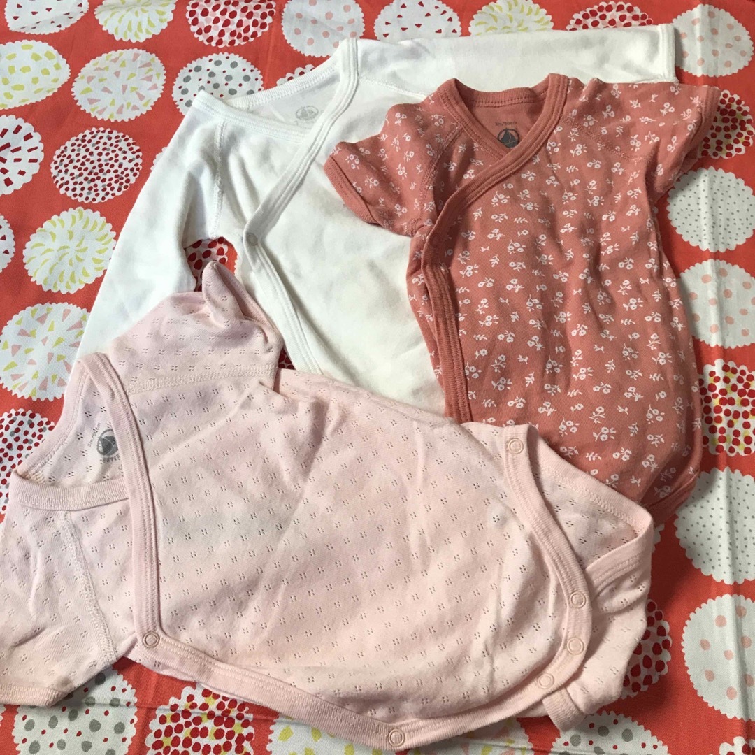 PETIT BATEAU(プチバトー)のプチバトー　3m 60 ロンパース  肌着　まとめ売り キッズ/ベビー/マタニティのベビー服(~85cm)(ロンパース)の商品写真