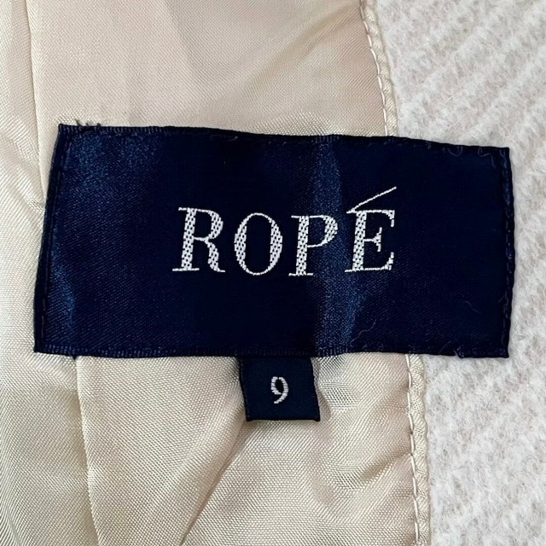 ROPE’(ロペ)のROPE(ロペ) コート レディース美品  - アイボリー 長袖/フォックス/冬 レディースのジャケット/アウター(その他)の商品写真