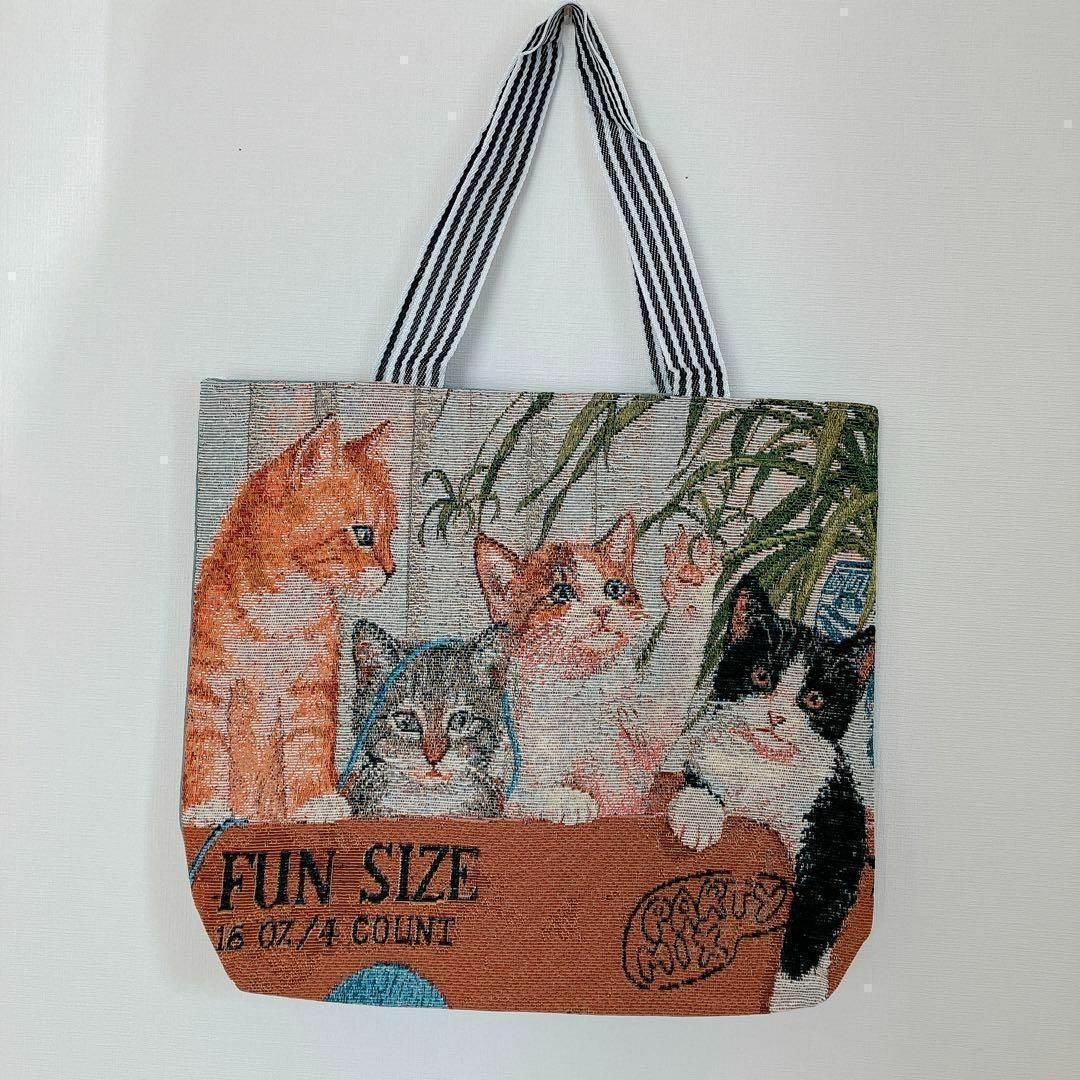 猫刺繍　動物柄　トートバッグ　軽い通勤レッスンバッグ　A4対応　プチプラ　可愛い レディースのバッグ(トートバッグ)の商品写真