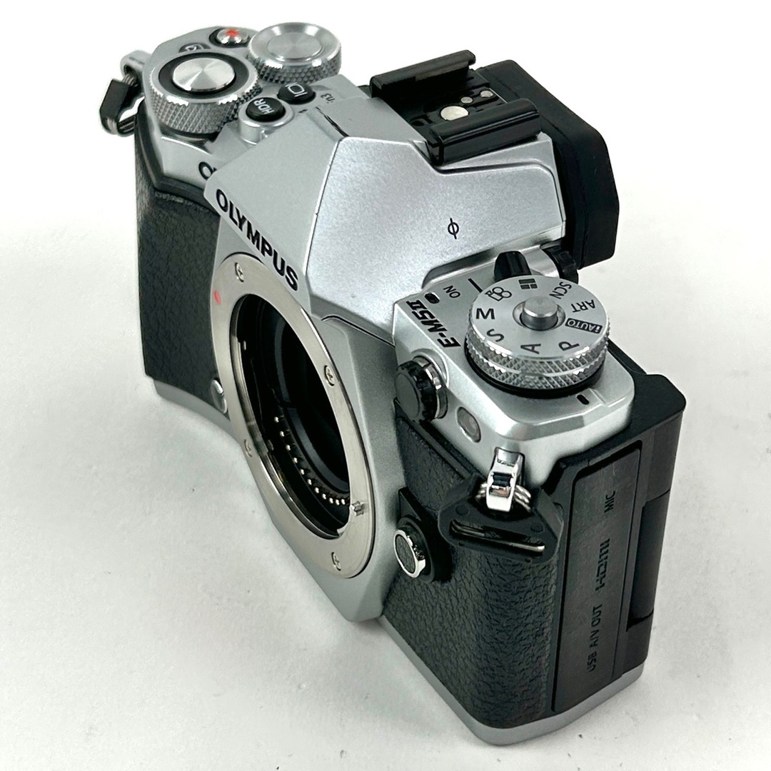 オリンパス E-M5 Mark II + M.ZUIKO DIGITAL 25mm F1.8 中古 オリンパス E-M5 Mark II + M.ZUIKO DIGITAL 25mm F1.8 中古