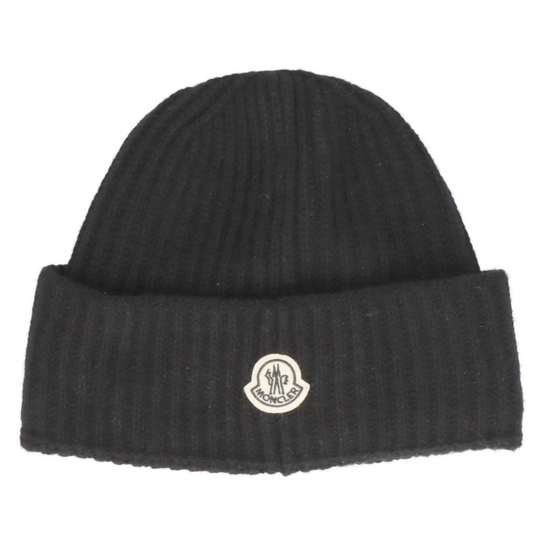 MONCLER(モンクレール)のMONCLER モンクレール BERRETTO TRICOT Fragment Knit Beanie フラグメント ロゴワッペン ビーニー ニットキャップ I209U3B00001 A9303 ブラック メンズの帽子(ニット帽/ビーニー)の商品写真