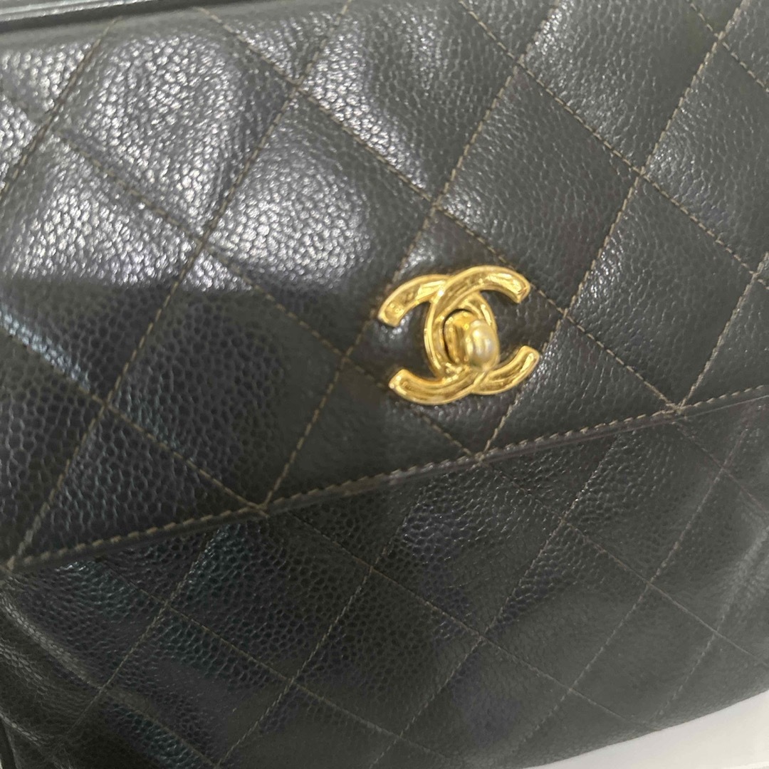 CHANEL(シャネル)のCHANEL 正規品ヴィンテージ　キャビアスキンショルダー レディースのバッグ(ショルダーバッグ)の商品写真