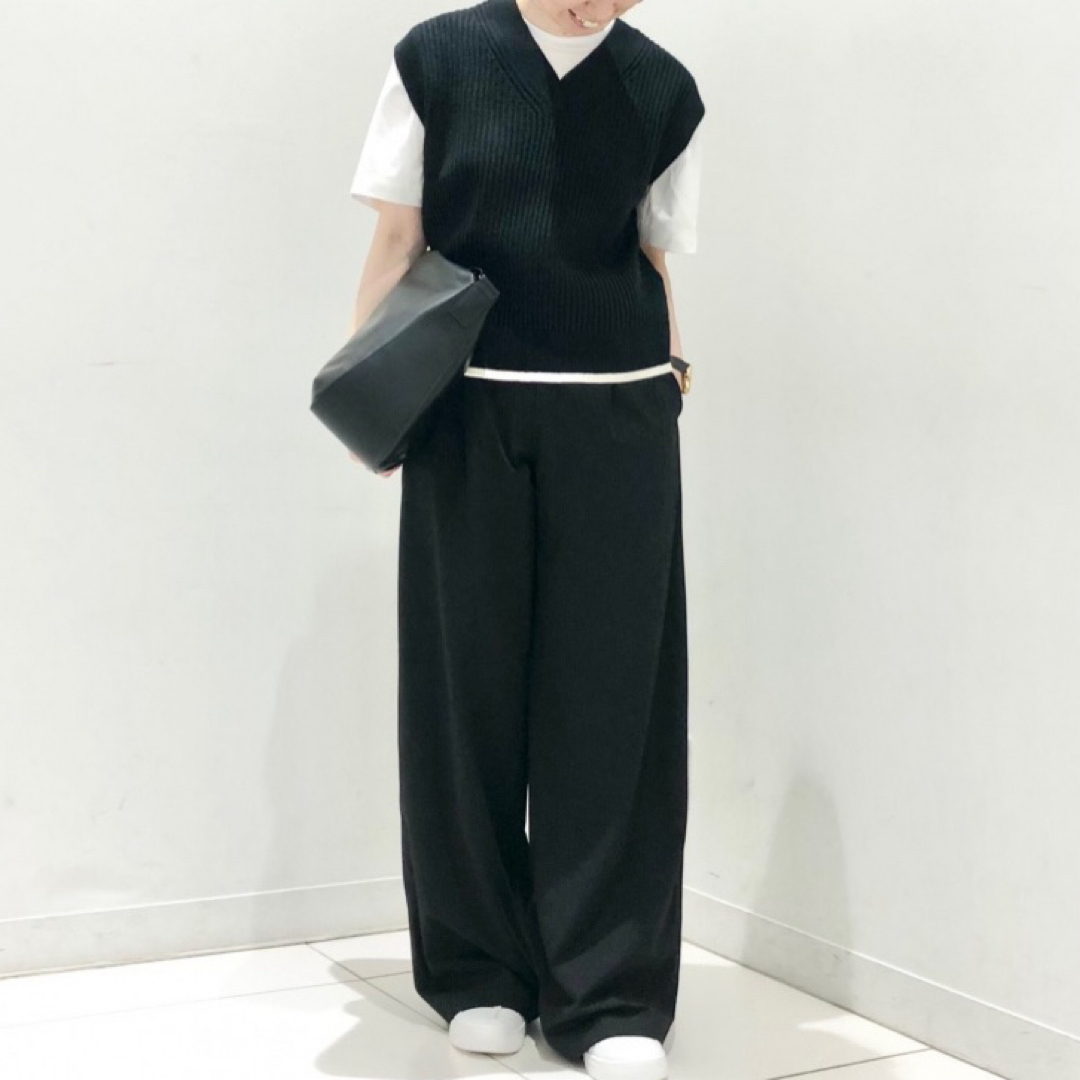 ☆大人気商品☆ 【未開封】ユニクロC タックワイドストレートパンツ ☆大人気商品☆ 【未開封】ユニクロC タックワイドストレートパンツ