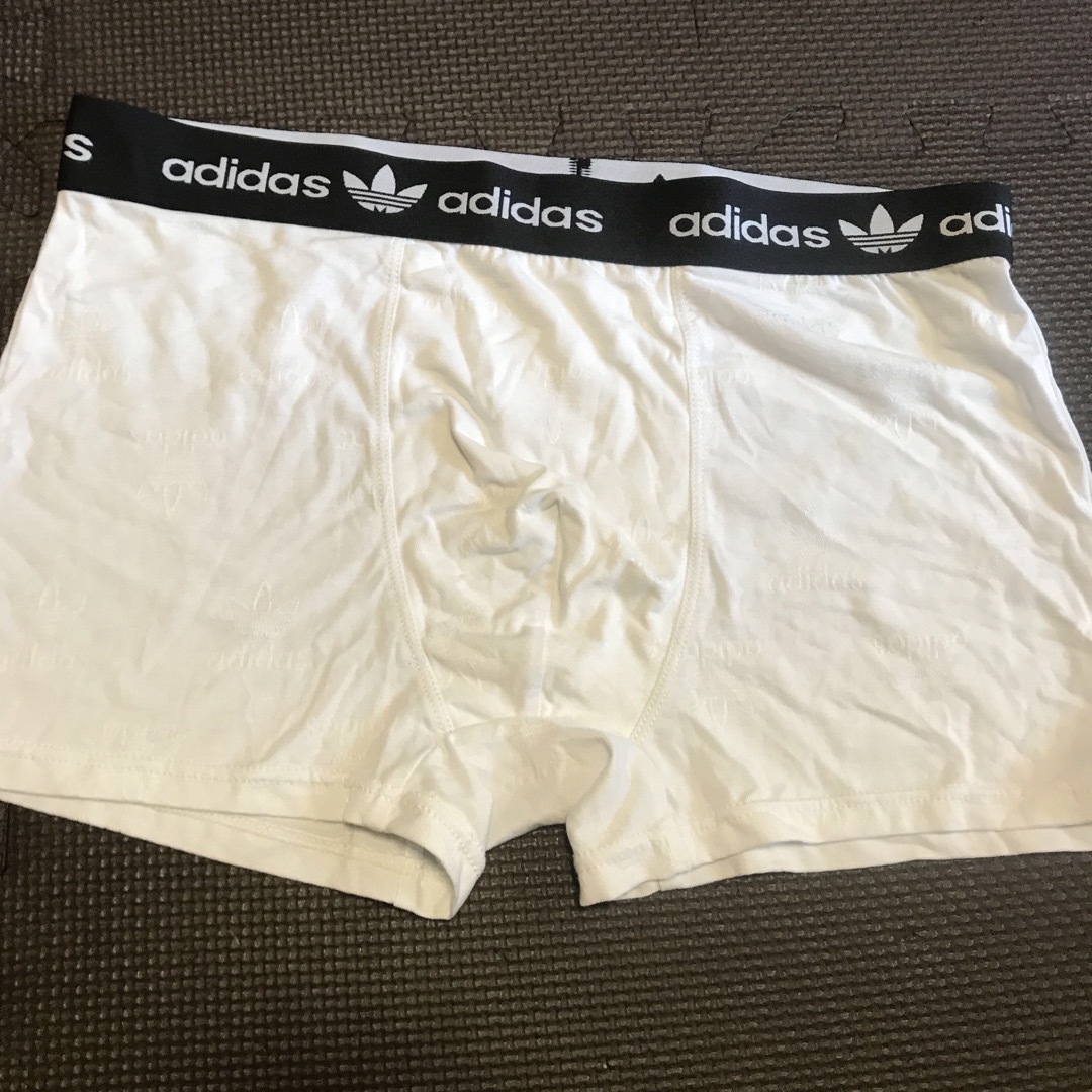 adidas(アディダス)のAdidasボクサーパンツXLサイズ2枚 メンズのアンダーウェア(ボクサーパンツ)の商品写真