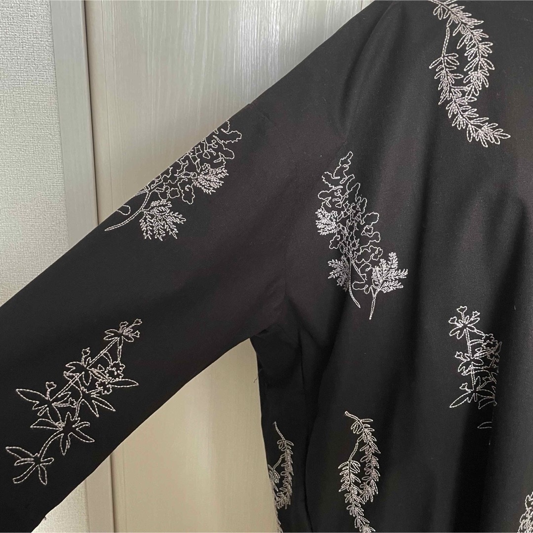 nest Robe(ネストローブ)のLUEUF ボタニカル刺繍ワンピース　ブラック×アイボリー　ルフ レディースのワンピース(ロングワンピース/マキシワンピース)の商品写真