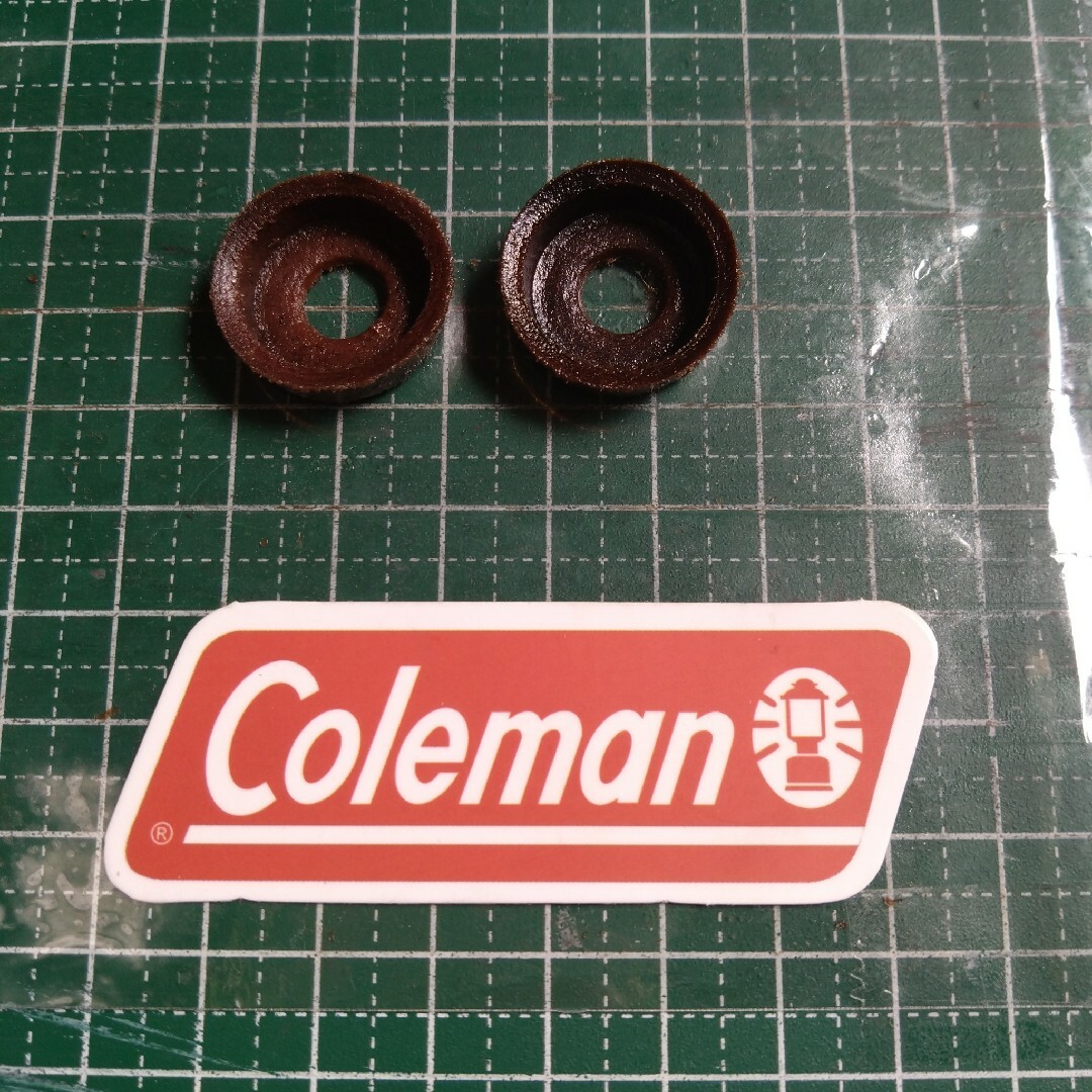 Coleman(コールマン)のコールマン　革　OIL　ポンプカップ　2個　代用品　汎用品 スポーツ/アウトドアのアウトドア(その他)の商品写真