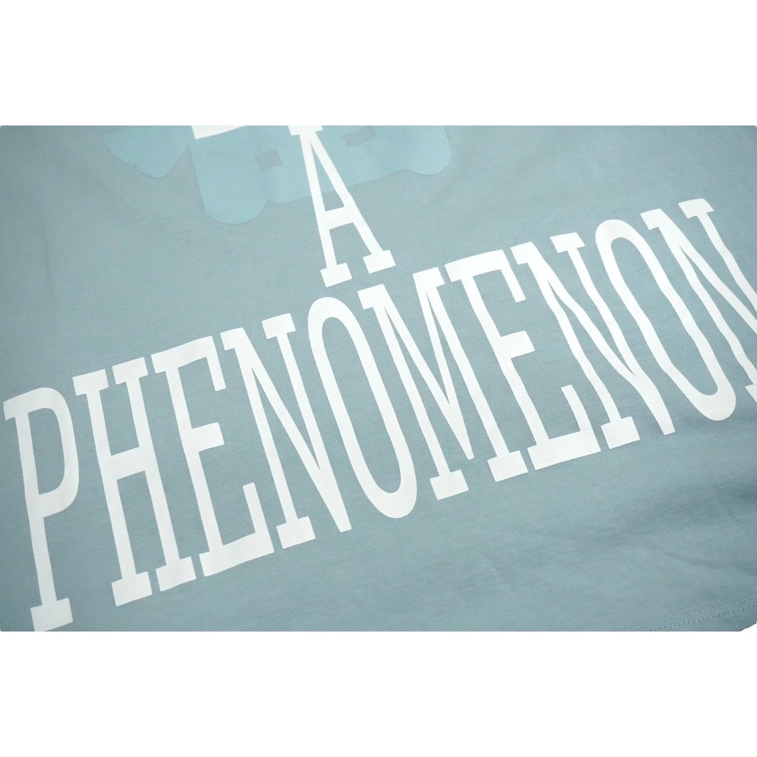 MCM(エムシーエム)の新品未使用 MCM エム シー エム SOMETHING LIKE A PHENOMENON 半袖Ｔシャツ MHTCSJP03LS0XL コットン ライトブルー サイズ0XL 61503 レディースのトップス(Tシャツ(半袖/袖なし))の商品写真