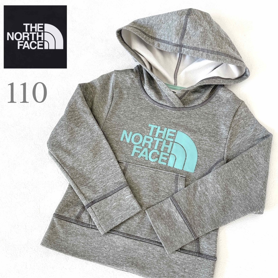 THE NORTH FACE(ザノースフェイス)の【THE NORTH FACE】ロゴ パーカー グレー 110 薄手 春 キッズ/ベビー/マタニティのキッズ服女の子用(90cm~)(Tシャツ/カットソー)の商品写真