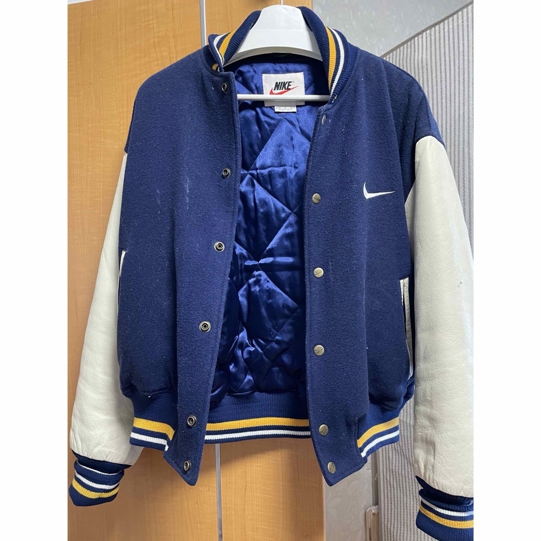激レア 美品 NIKE ヴィンテージ スタジャン Mレザー 銀タグ ス 激レア 美品 NIKE ヴィンテージ スタジャン Mレザー 銀タグ ス