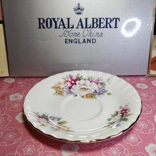 ロイヤルアルバート(ROYAL ALBERT)のロイヤルアルバート サマータイムシリーズ　ＳＨＥＲＢＯＲＮＥソーサー１枚価格(食器)
