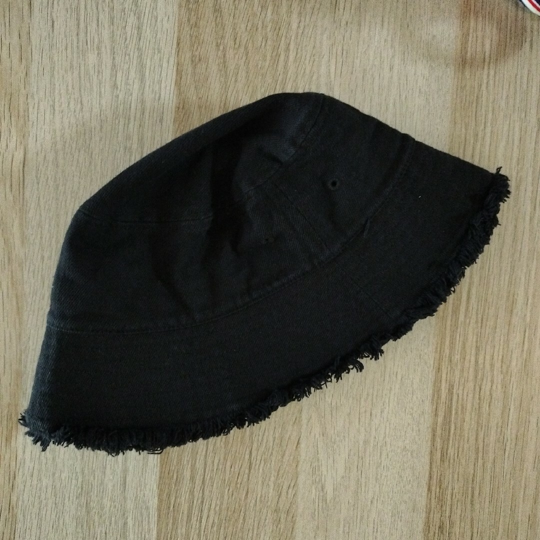 WEGO(ウィゴー)のWEGO フリンジ　バケット　ハット　ブラック レディースの帽子(ハット)の商品写真