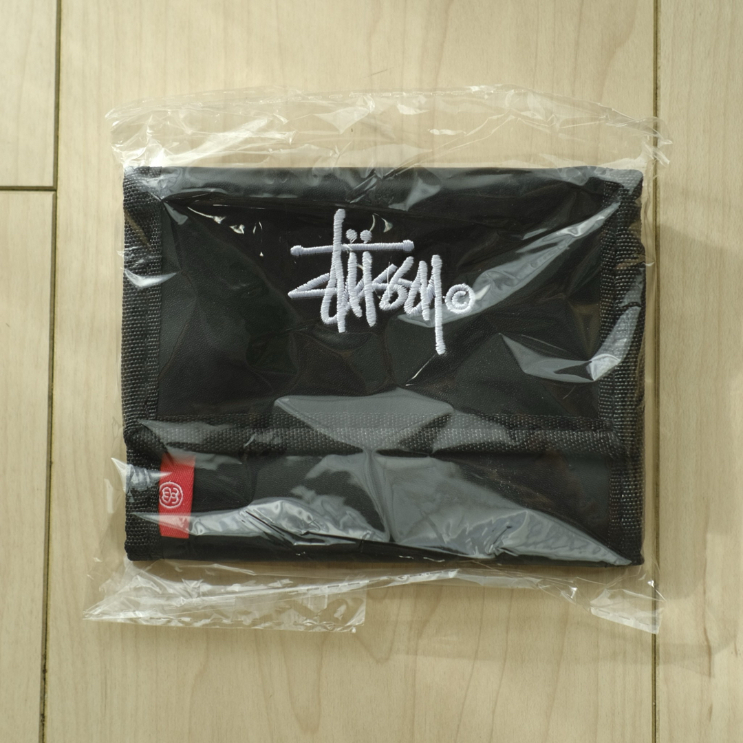 STUSSY(ステューシー)のSTUSSY（ステューシー）ロゴ刺繍入りウォレット メンズのファッション小物(折り財布)の商品写真