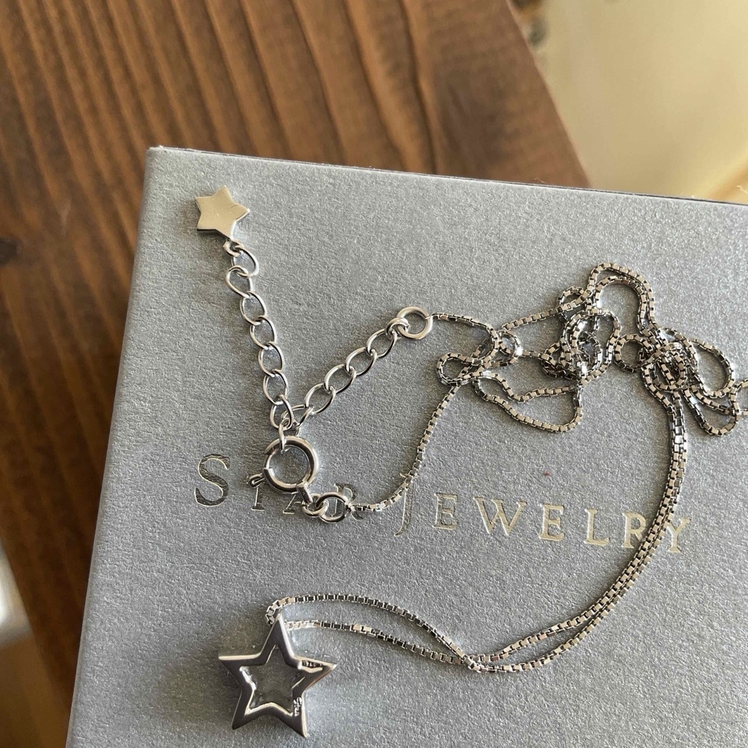 STAR JEWELRY(スタージュエリー)の美品 スタージュエリー K18 WG 星 ダイヤモンド ネックレス 箱付き レディースのアクセサリー(ネックレス)の商品写真