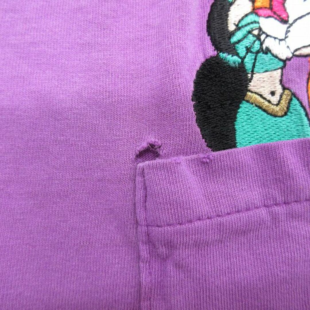 Disney(ディズニー)のXL★古着 半袖 ビンテージ Tシャツ メンズ 90年代 90s ディズニー DISNEY アラジン ジャスミン ラジャー 刺繍 胸ポケット付き ボロ 大きいサイズ コットン クルーネック USA製 紫 パープル 【spe】 23jul06 中古 メンズのトップス(Tシャツ/カットソー(半袖/袖なし))の商品写真