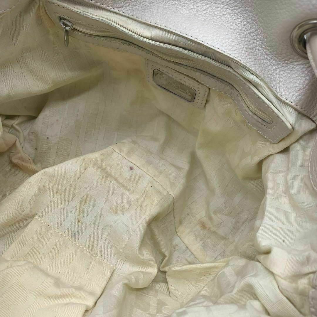 Furla(フルラ)のフルラ ホワイトベージュ ハンドバッグ カルメン 巾着 レディースのバッグ(ハンドバッグ)の商品写真