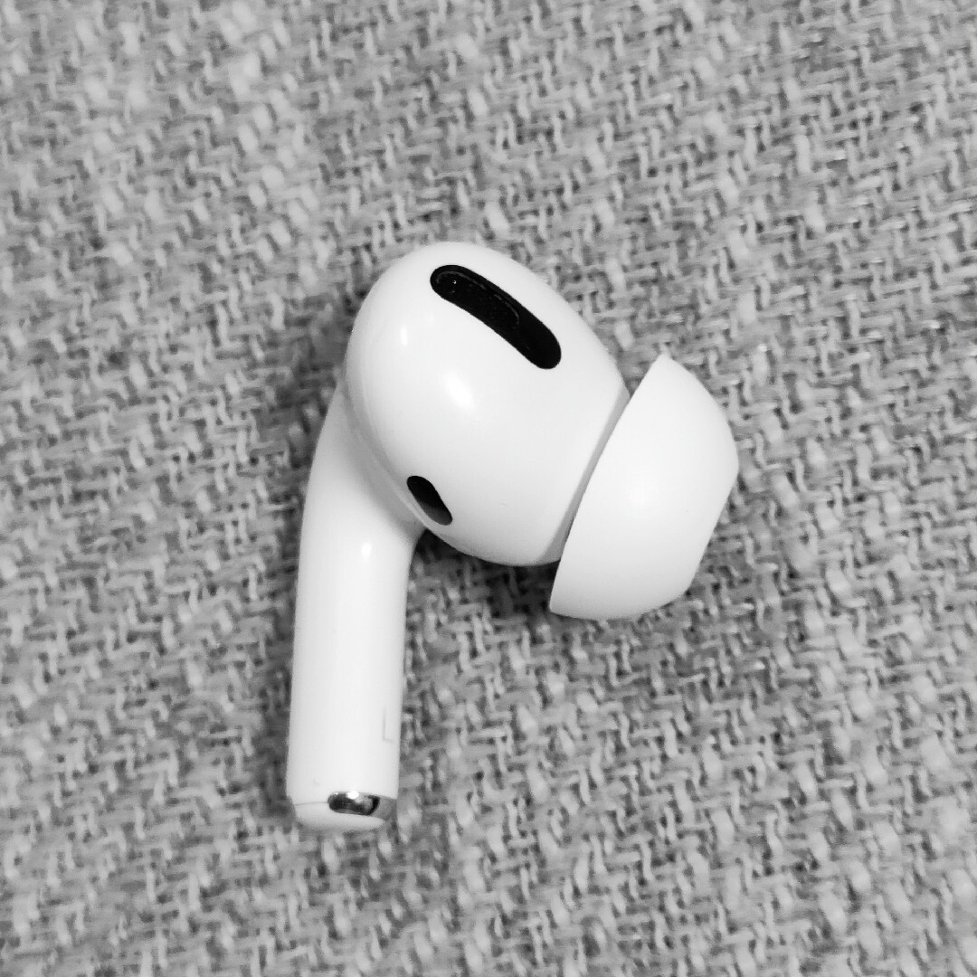 Apple(アップル)のApple AirPods Pro 片耳 L 片方 左耳 597 スマホ/家電/カメラのオーディオ機器(ヘッドフォン/イヤフォン)の商品写真