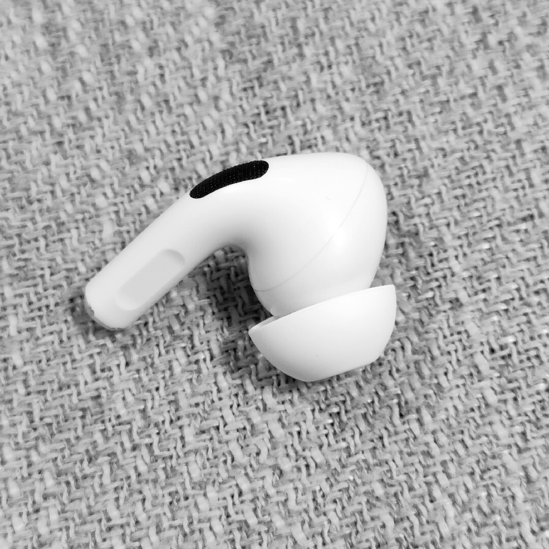 Apple(アップル)のApple AirPods Pro 片耳 R 片方 右耳 595 スマホ/家電/カメラのオーディオ機器(ヘッドフォン/イヤフォン)の商品写真