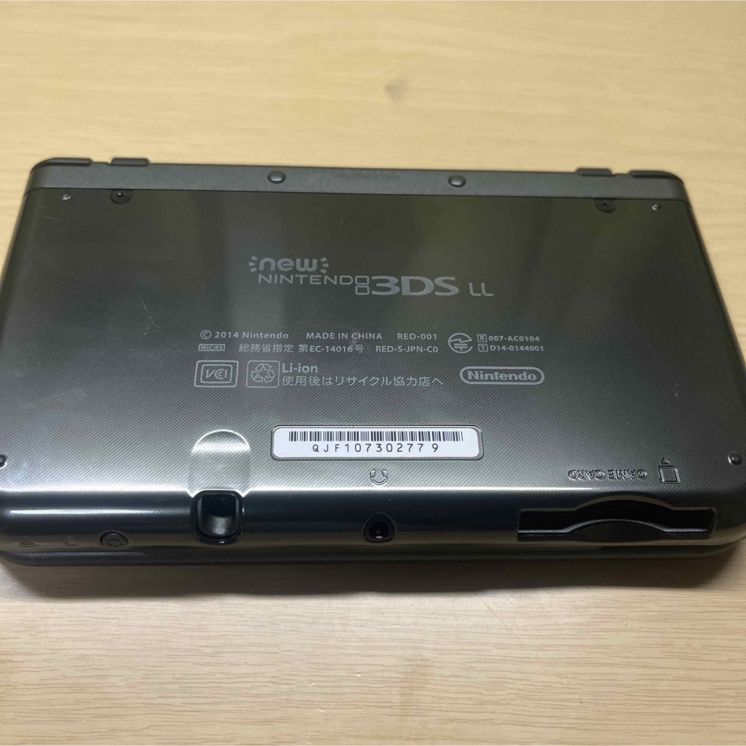 New ニンテンドー3DS LL 本体　ソフトセット エンタメ/ホビーのゲームソフト/ゲーム機本体(携帯用ゲーム機本体)の商品写真