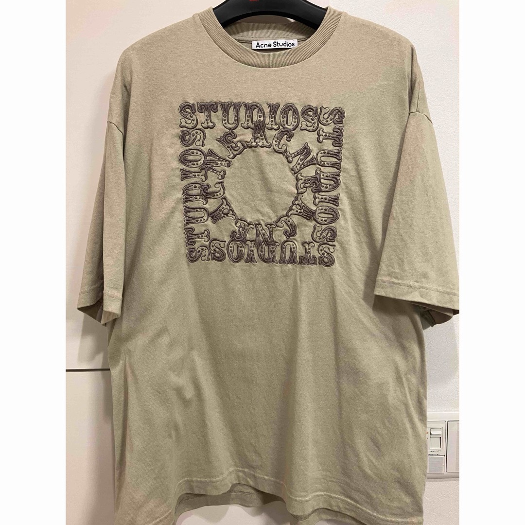 Acne Studios(アクネストゥディオズ)のAcne Studios  Tシャツ　新品未使用 メンズのトップス(Tシャツ/カットソー(半袖/袖なし))の商品写真