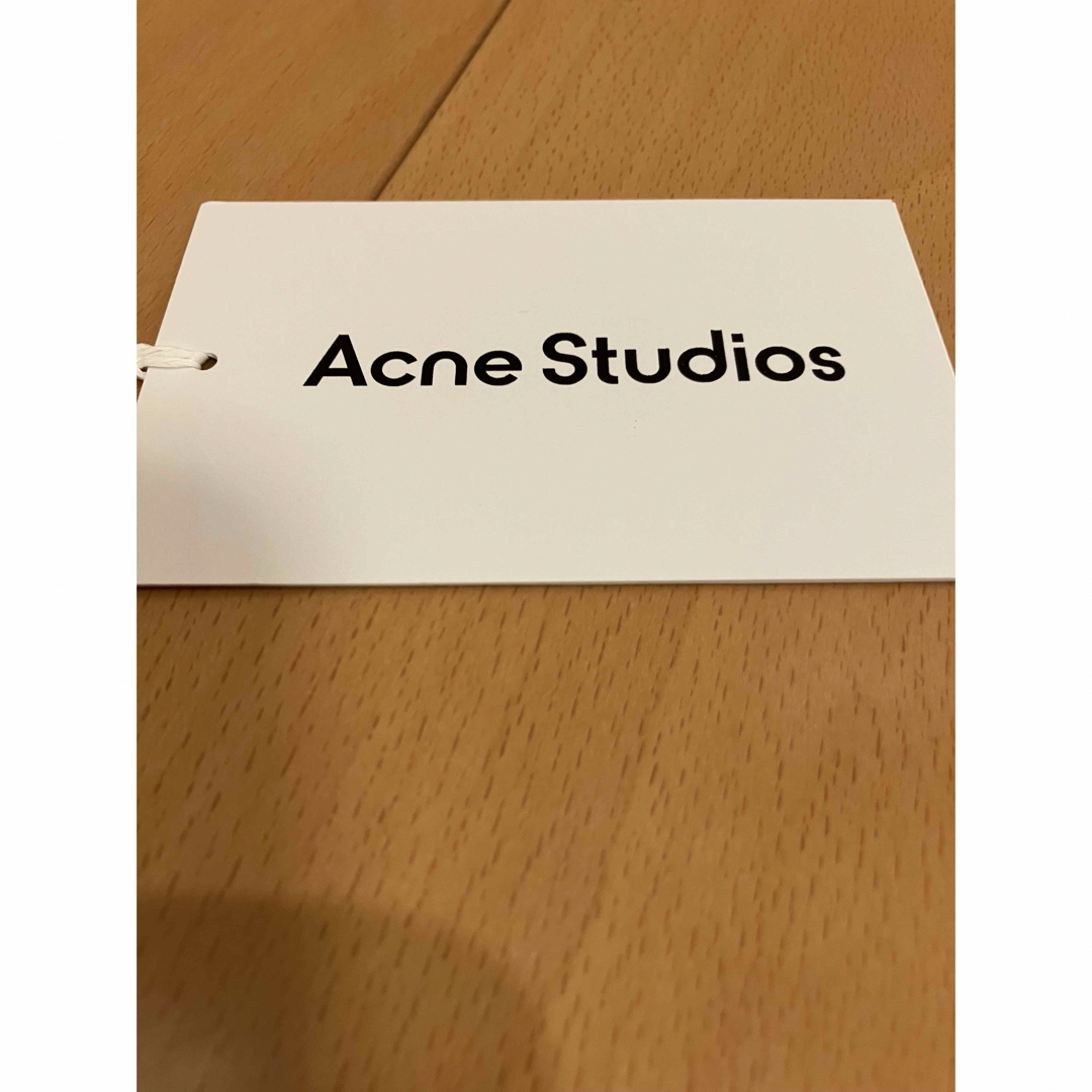 Acne Studios(アクネストゥディオズ)のAcne Studios  Tシャツ　新品未使用 メンズのトップス(Tシャツ/カットソー(半袖/袖なし))の商品写真