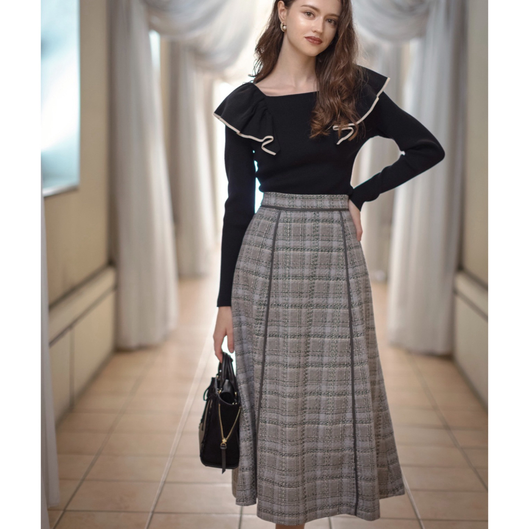 Noela(ノエラ)のNoela パイピングツイードスカート グレー　M レディースのスカート(ロングスカート)の商品写真
