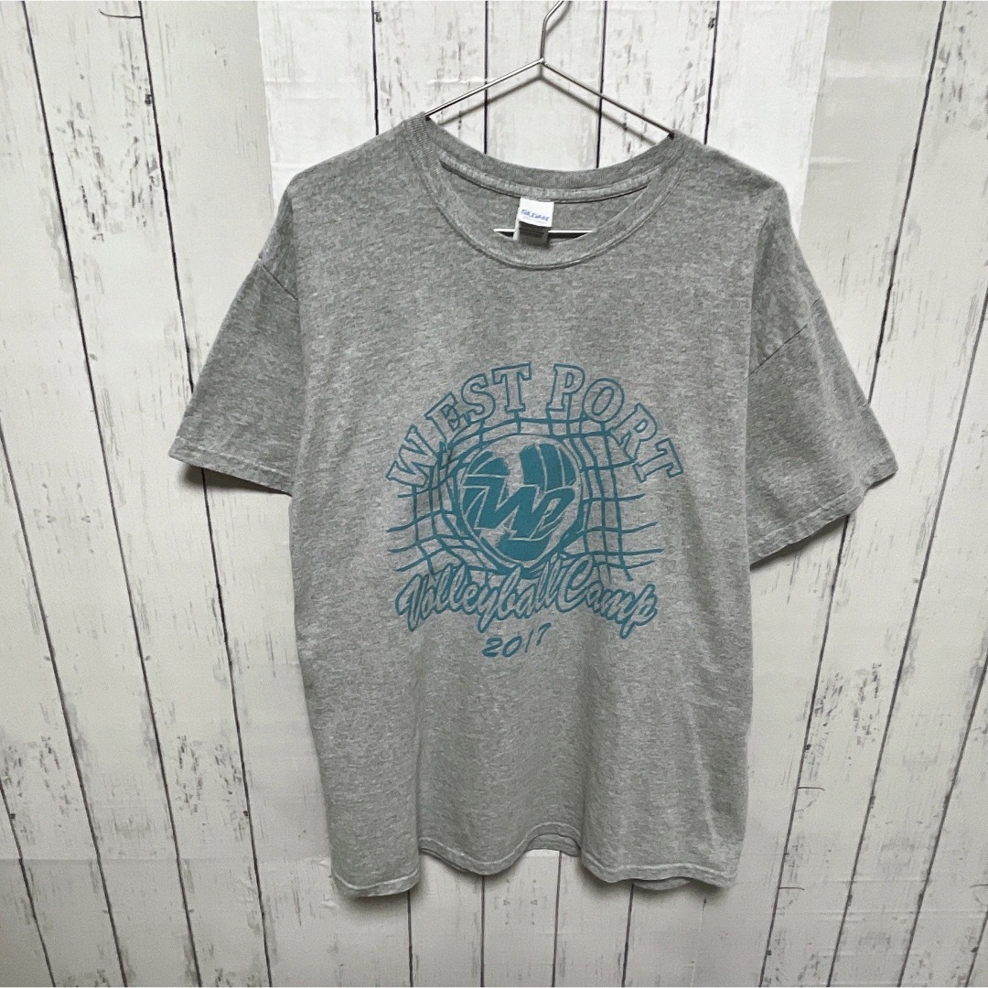 GILDAN(ギルタン)のUSA古着　GILDAN　Tシャツ　L　グレー　プリント　ロゴ　バレーボール メンズのトップス(Tシャツ/カットソー(半袖/袖なし))の商品写真