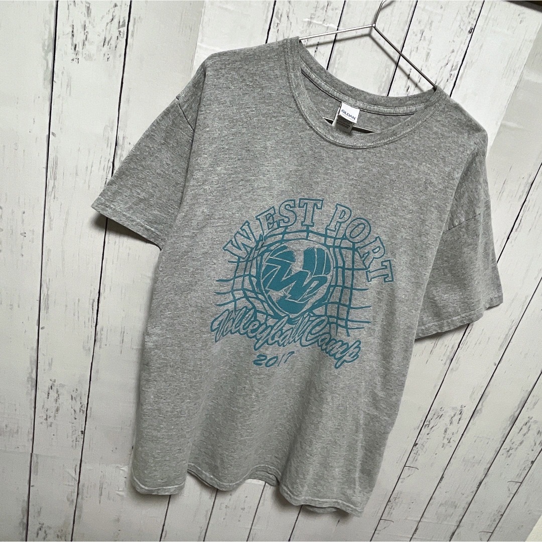 GILDAN(ギルタン)のUSA古着　GILDAN　Tシャツ　L　グレー　プリント　ロゴ　バレーボール メンズのトップス(Tシャツ/カットソー(半袖/袖なし))の商品写真