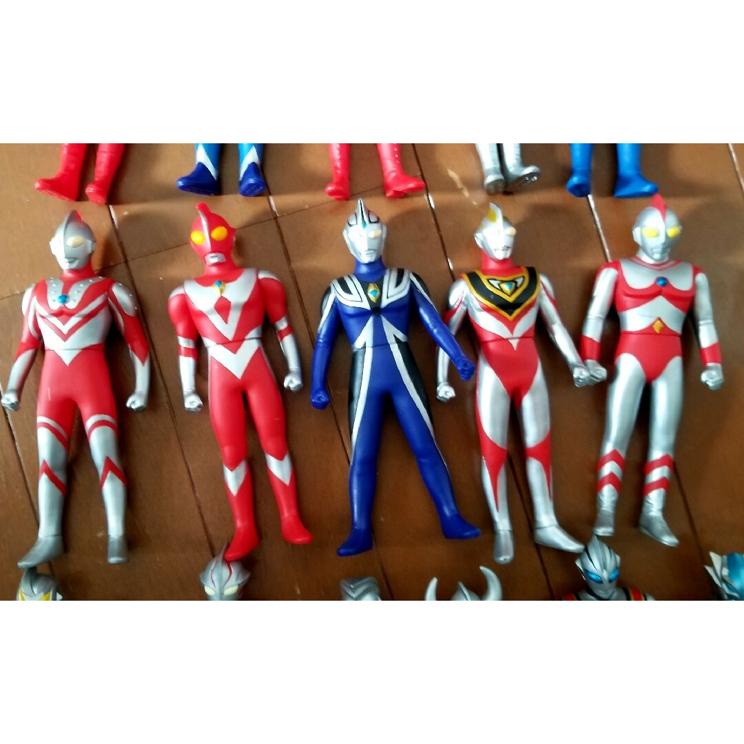 BANDAI(バンダイ)のyuki様専用　ウルトラマン　ソフビ　16体セット エンタメ/ホビーのフィギュア(特撮)の商品写真