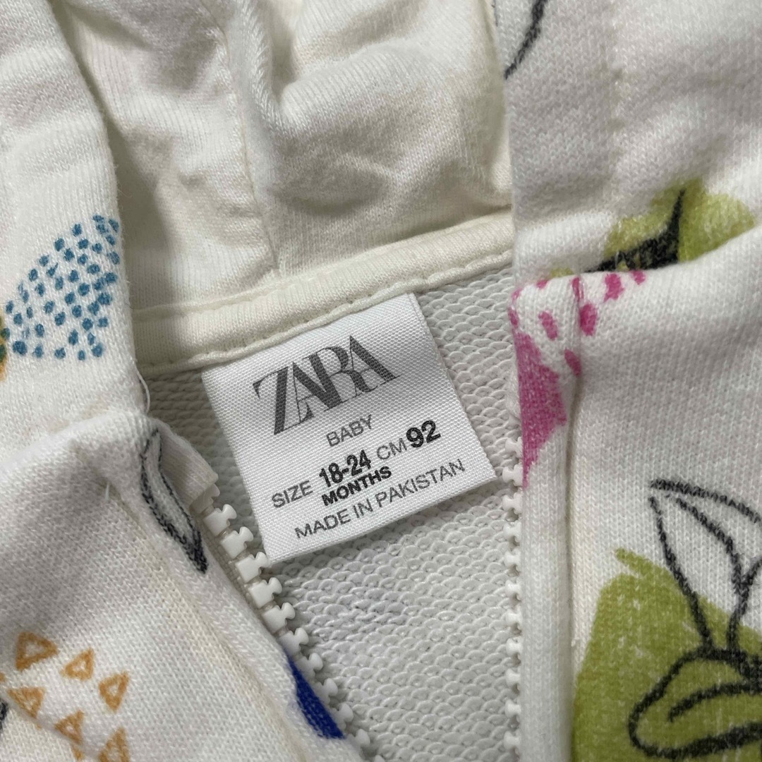 ZARA KIDS(ザラキッズ)のZARA キッズパーカー　92cm キッズ/ベビー/マタニティのキッズ服女の子用(90cm~)(ジャケット/上着)の商品写真