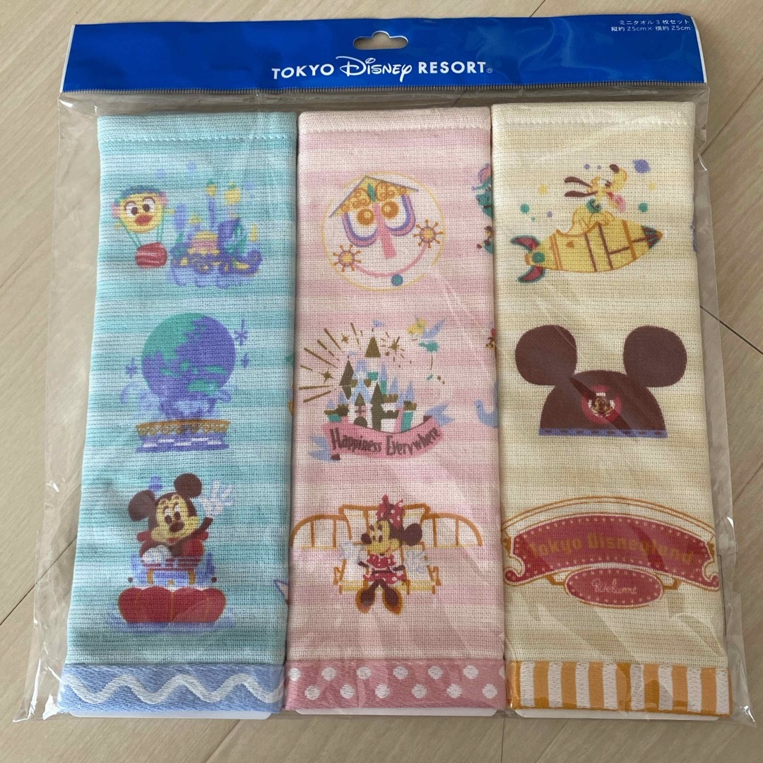 Disney(ディズニー)の新品　ディズニー　タオル　セット　限定　ミッキー　タオルハンカチ エンタメ/ホビーのおもちゃ/ぬいぐるみ(キャラクターグッズ)の商品写真