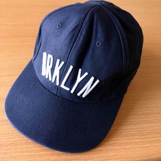 ブラウニー(BROWNY)のBROWNY キャップ 帽子 CAP 紺色　フリーサイズ　ロゴ　中古(キャップ)