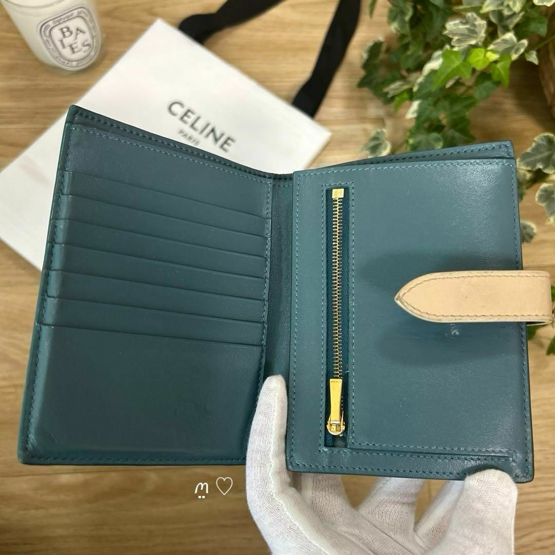 celine(セリーヌ)のCELINE　セリーヌ　ミディアムストラップウォレット　2つ折り財布　バイカラー レディースのファッション小物(財布)の商品写真