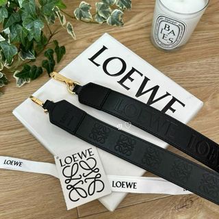 ロエベ(LOEWE)のLOEWE　ロエベショルダーストラップ　サテンカーフ　ブラック　アナグラム　現行(キーホルダー)