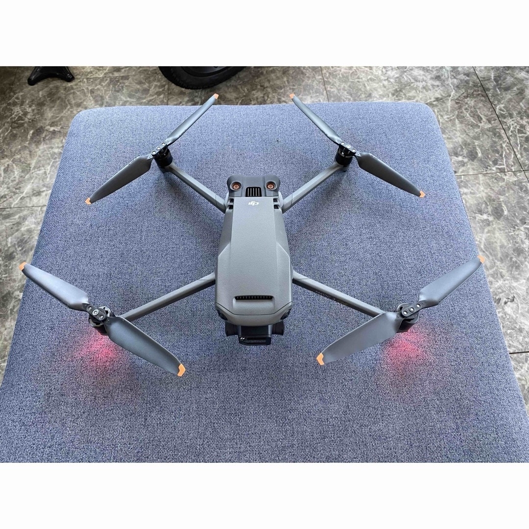 DJI Mavic 3 Cine Premium コンボ　超美品　GPCケース エンタメ/ホビーのテーブルゲーム/ホビー(航空機)の商品写真