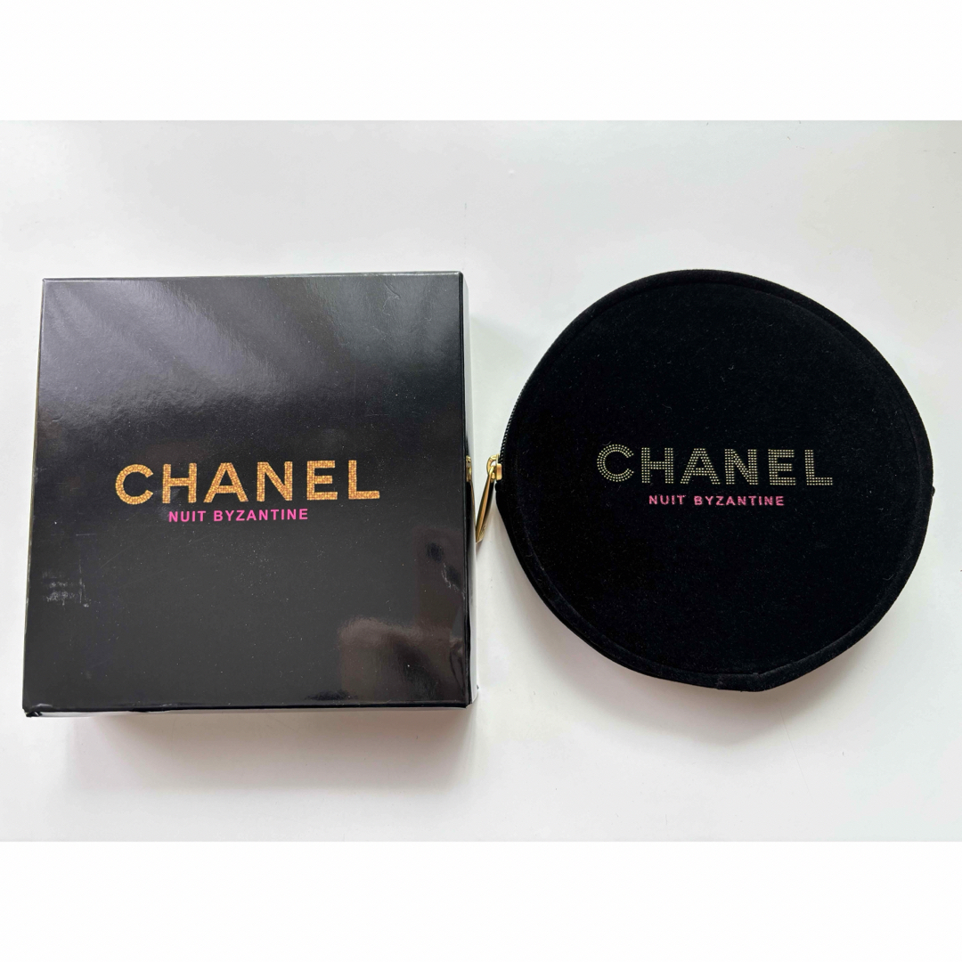 CHANEL(シャネル)のシャネル　ベロア　ラウンドジッパーポーチ　ノベルティ レディースのファッション小物(ポーチ)の商品写真