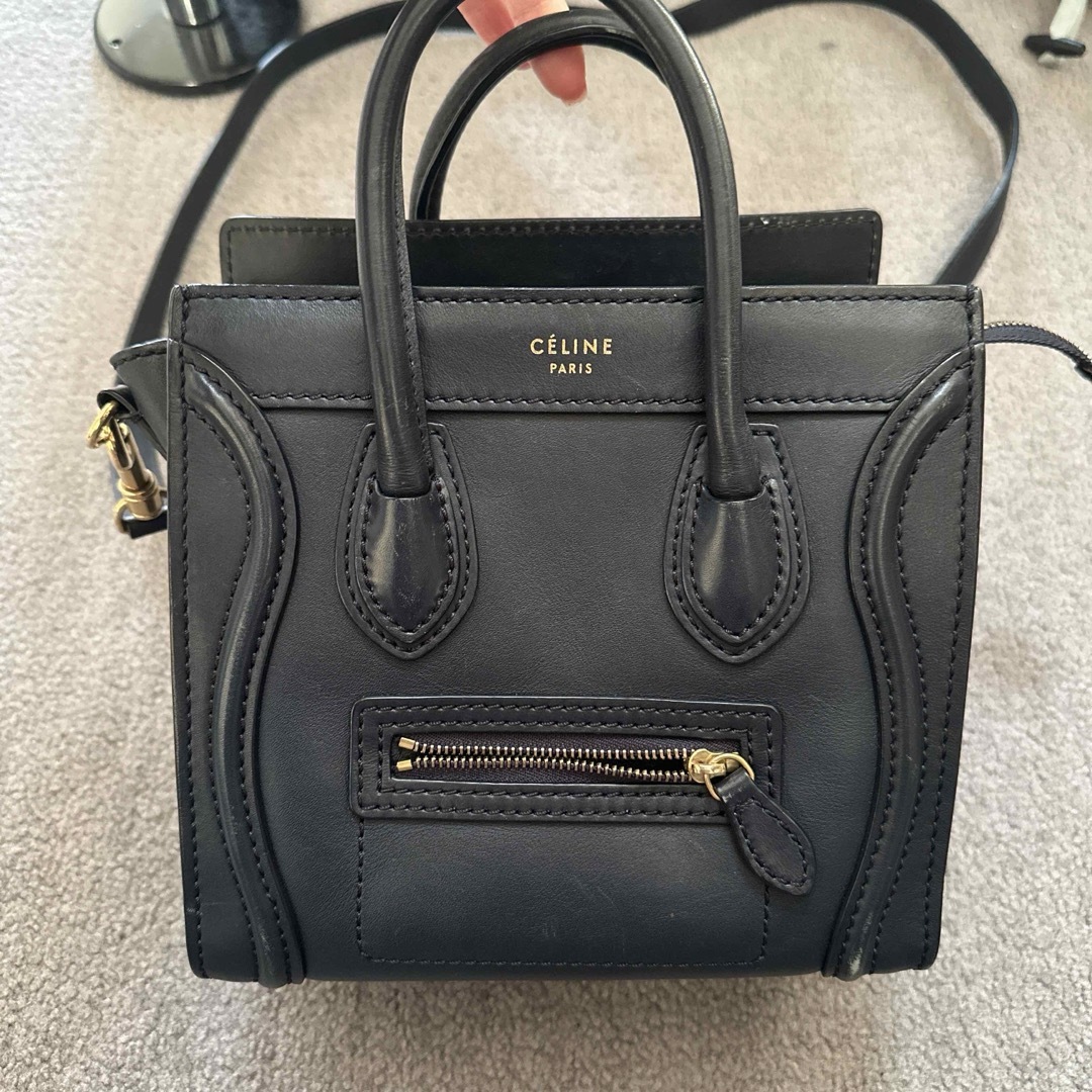 celine(セリーヌ)のCelineセリーヌ　ラゲージナノ　ネイビー×ゴールド レディースのバッグ(ハンドバッグ)の商品写真