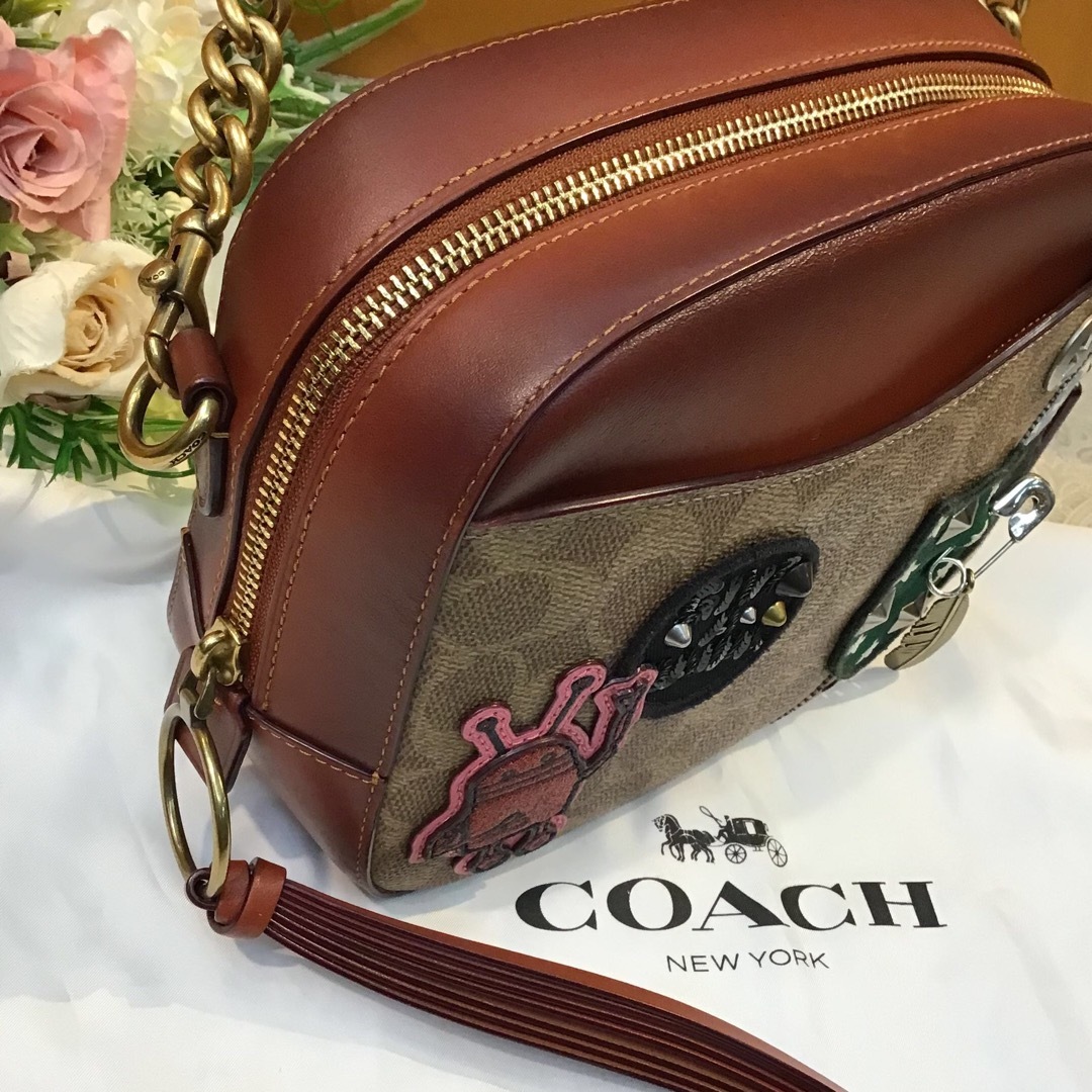 COACH(コーチ)のCOACH  コーチ　ショルダーバッグ　ブラウン レディースのバッグ(ショルダーバッグ)の商品写真