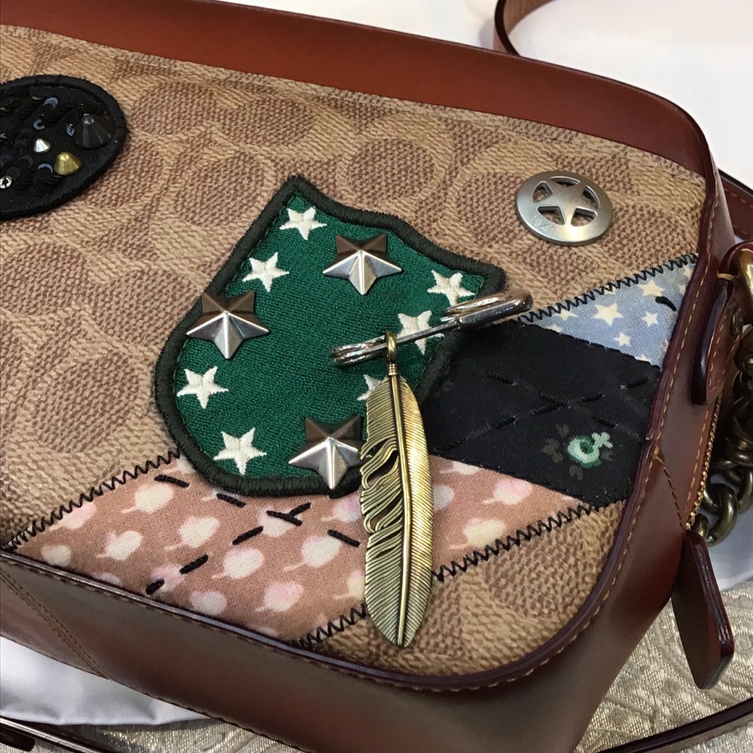 COACH(コーチ)のCOACH  コーチ　ショルダーバッグ　ブラウン レディースのバッグ(ショルダーバッグ)の商品写真