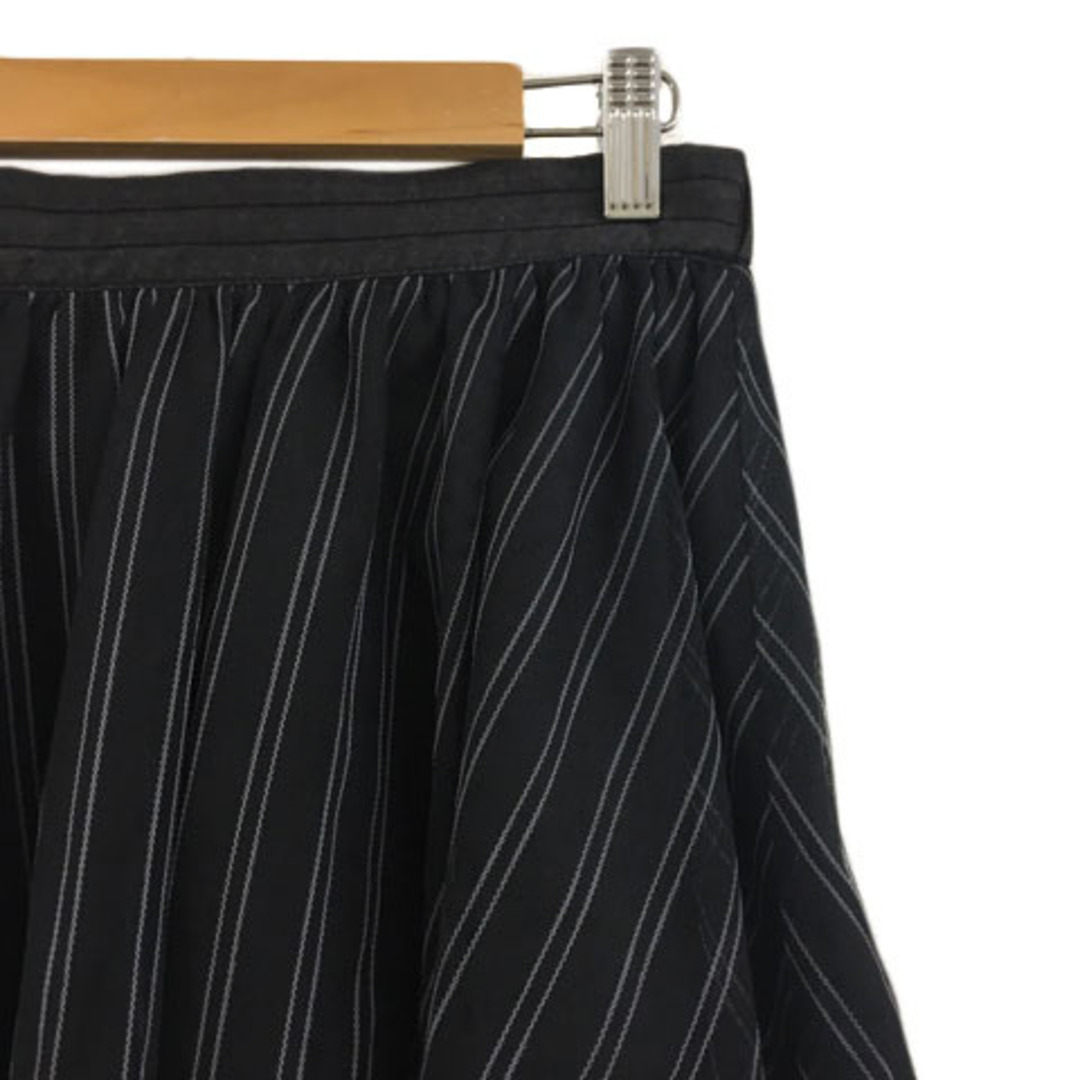 LOWRYS FARM(ローリーズファーム)のローリーズファーム スカート フレア 膝丈 チュール ストライプ F 黒 白 レディースのスカート(ひざ丈スカート)の商品写真