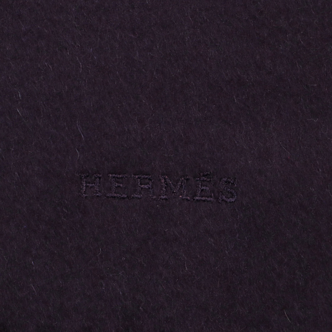 Hermes(エルメス)の未使用品●HERMES エルメス カシミヤ ロゴ入り フリンジ付き マフラー ストール ボルドー 箱付き イギリス製 メンズ 秋冬おすすめ◎ メンズのファッション小物(マフラー)の商品写真