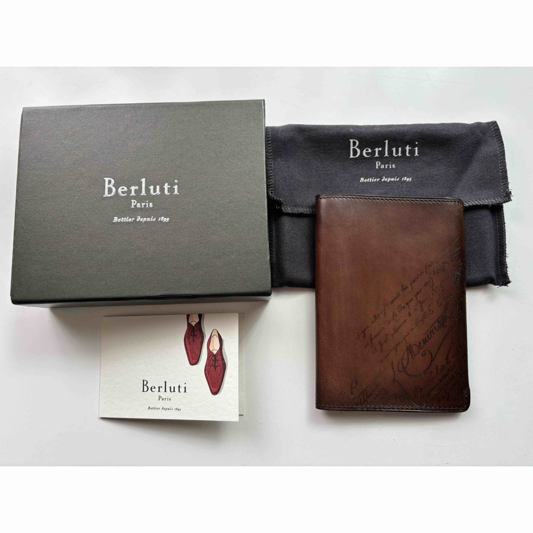 Berluti(ベルルッティ)の☆新品未使用☆ ベルルッティ　パスポート&カードケース インテリア/住まい/日用品の日用品/生活雑貨/旅行(旅行用品)の商品写真