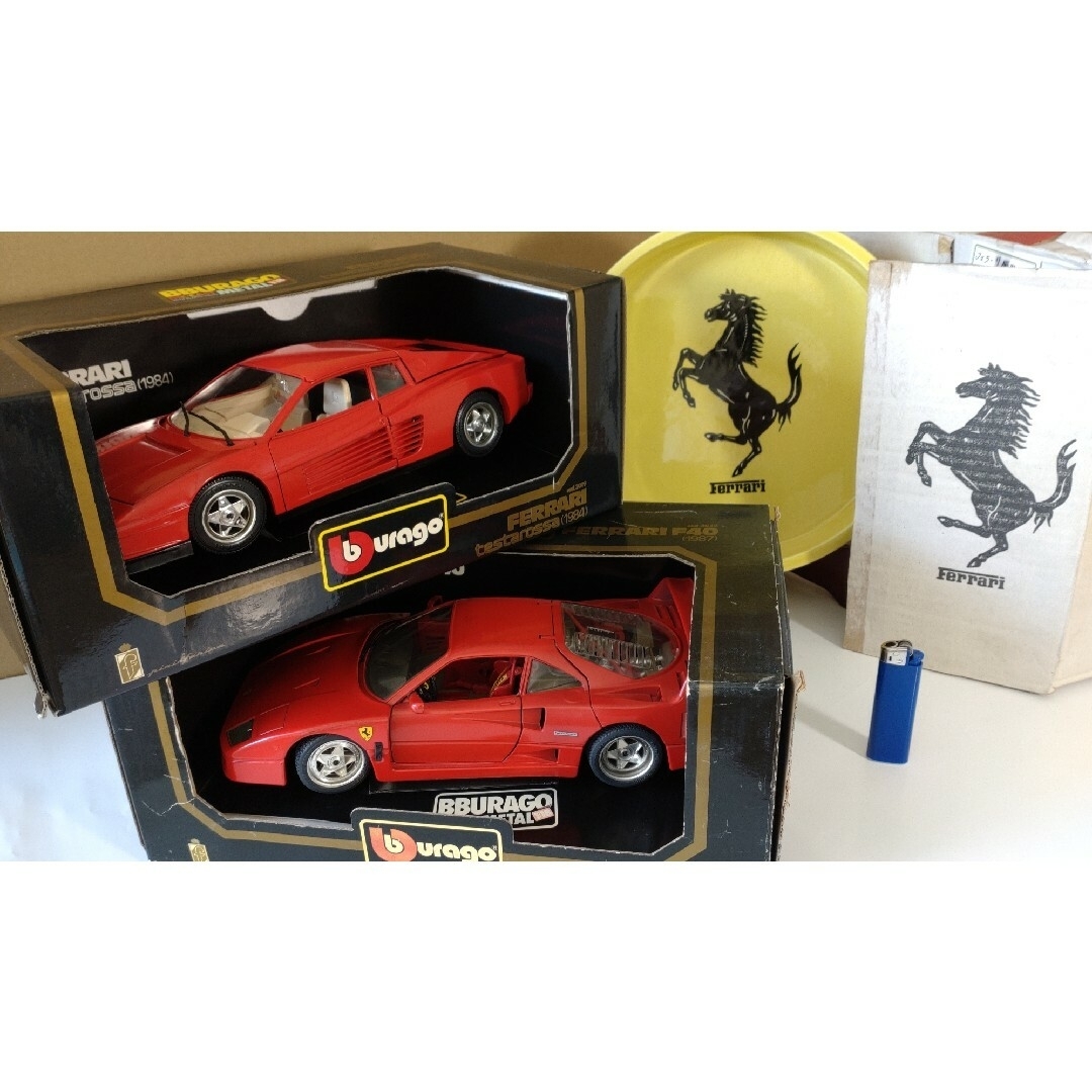 Ferrari(フェラーリ)のフェラーリ希少品セット（純正灰皿・精密合金製ミニカー2車種） エンタメ/ホビーのコレクション(その他)の商品写真